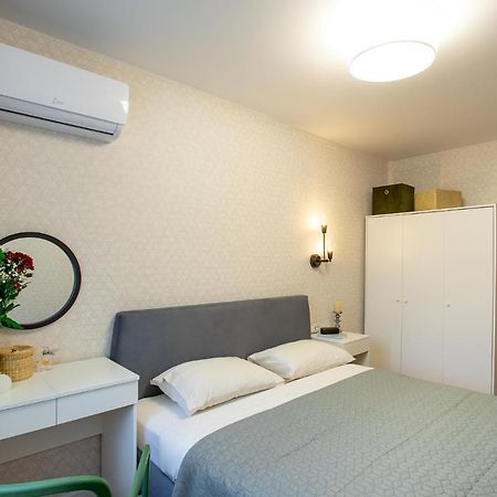 Luxury Apartment With 2 Bedrooms In The City Center Mykolaiv Exterior photo